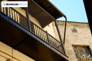 siatki dla kota krakow, montaz zabezpieczenia balkonowego krakow, koty siatka balkon
