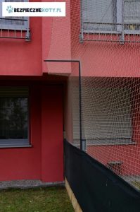 siatka na koty do ogrodu, montaz siatki dla kotow, zabezpieczenie ogrodu przed kotem