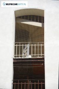 siatki dla kota balkon sobieskiego 10, montaz siatek krakow, zabezpieczenie przed kotem