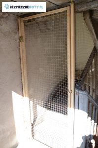 siatki na kota balkon krakow, zabezpieczenie elewacji sobieskiego 10, montaz siatki dla kota