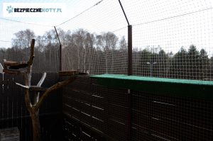 siatki na taras dla kota montaz, zabezpieczenie tarasu dla kota, siatka ochronna kot krakow, osiatkowanie tarasu kot