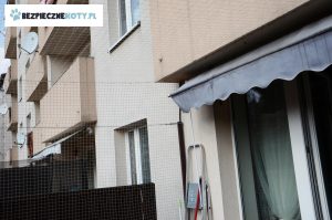 taras osiatkowany dla kota, montaz siatek na tarasie, siatki ochronne przeciw wypadnieciu kota, siatka dla kota krakow