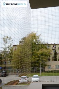 siatka ochronna dla kota krakow, montaz siatek dla kota czarnego, zabezpieczenie przestrzeni kota krakow, ochrona przed wypadnieciem kota
