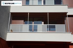 montaz konstrukcji stalowej siatka dla kota, zabezpieczenie balkonu kot krakow, siatka na balkon dla kota, montaz siatki ochronnej