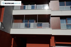 rama stalowa siatka balkon kot, zabezpieczenie przed wypadnieciem kota, montaz siatek balkon konstrukcja, siatka ochronna dla kota